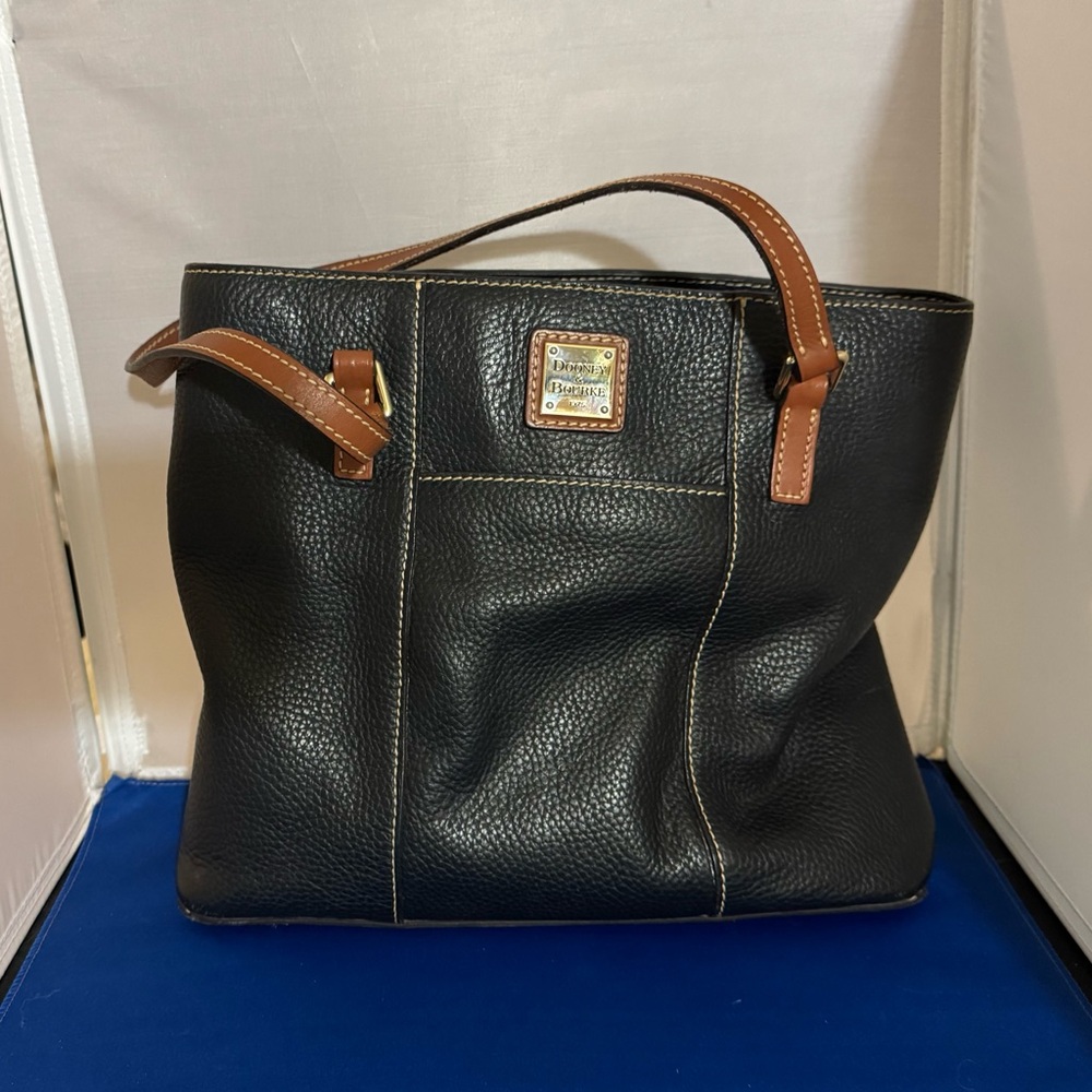 Dooney and Bourke purse.
